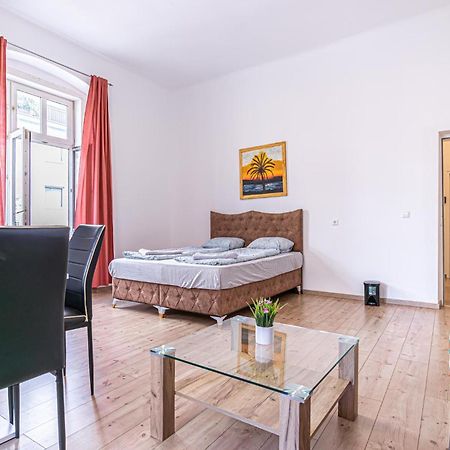 6 Min To Amusement Park - Economy Rooms In Shared Apartment Viyana Dış mekan fotoğraf